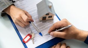 can you get universal credit if you own a house?