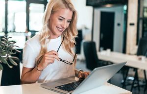 How Do You Apply for a Universal Credit Advance?