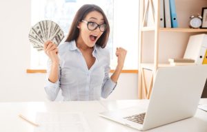 What Is a Universal Credit Advance Payment?