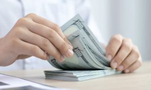 When Do You Start Repaying a Universal Credit Advance?